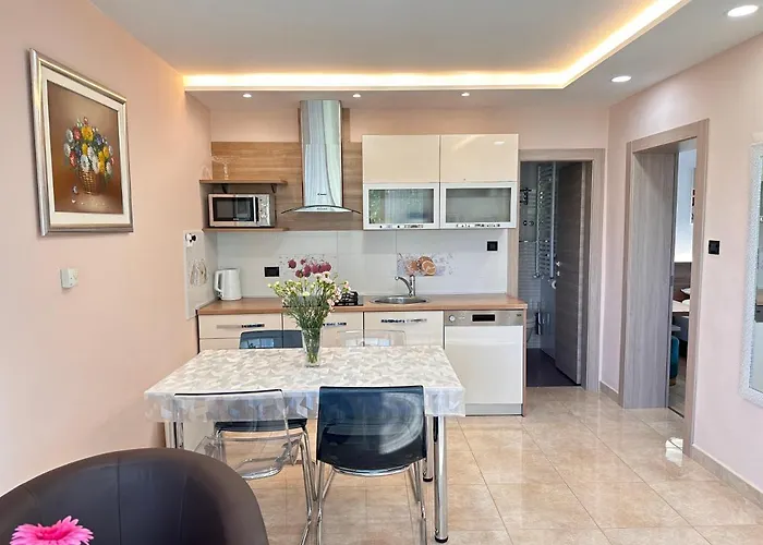 Apartment Pancur